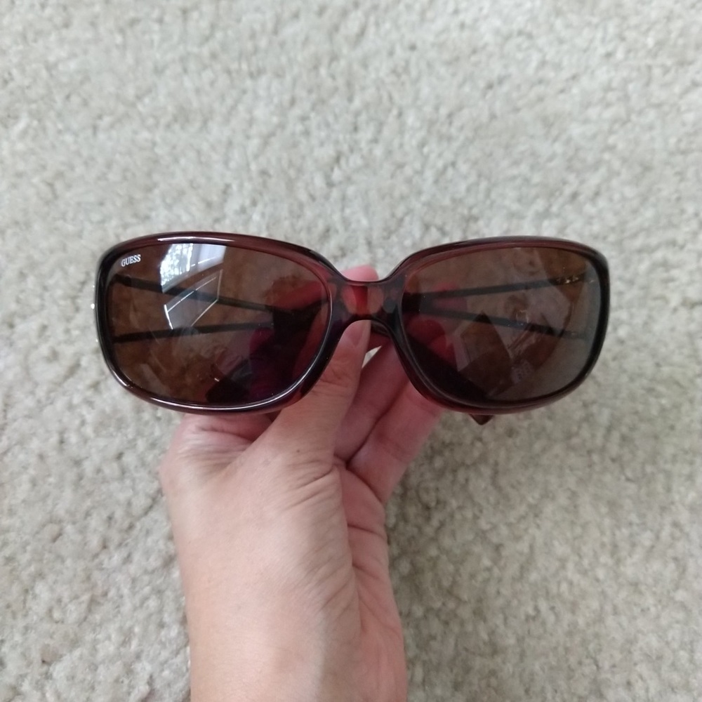 Barely used Guess sunglasses